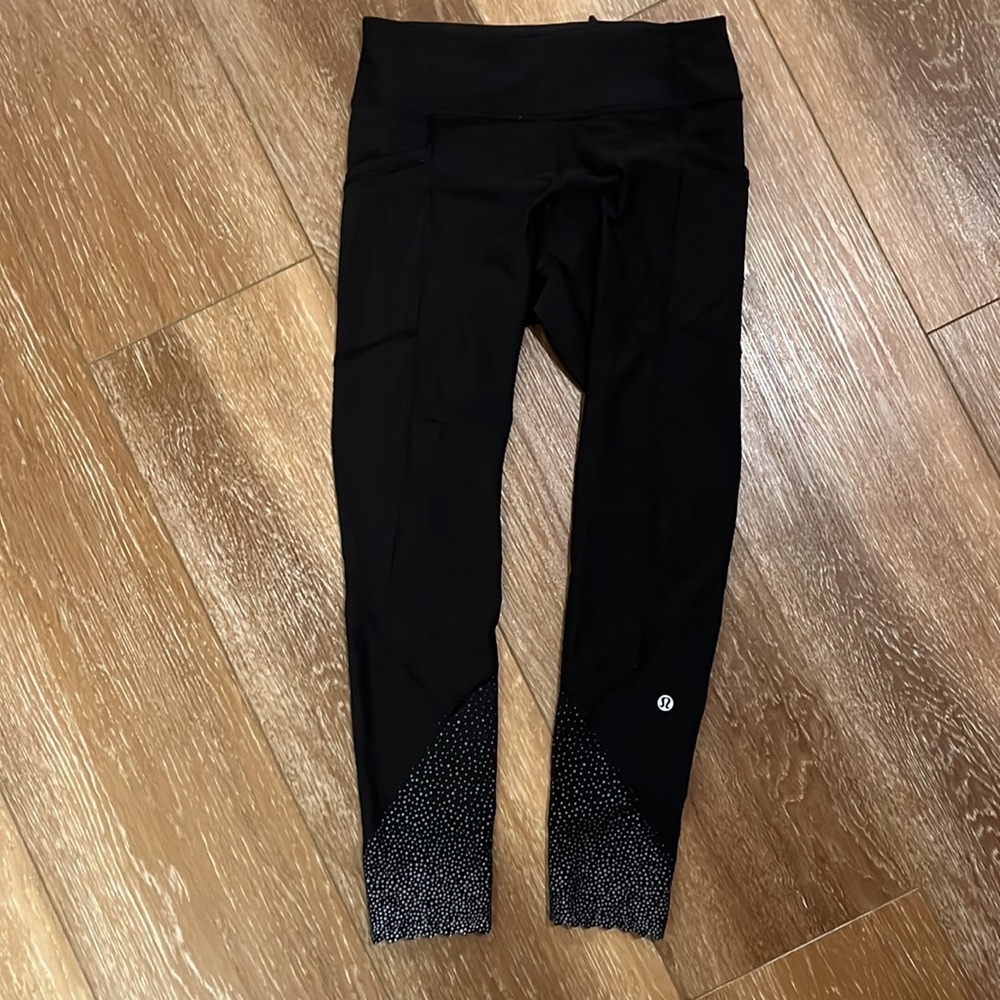 Lululemon Scalloped Hem Leggings - Picture 3 of 8